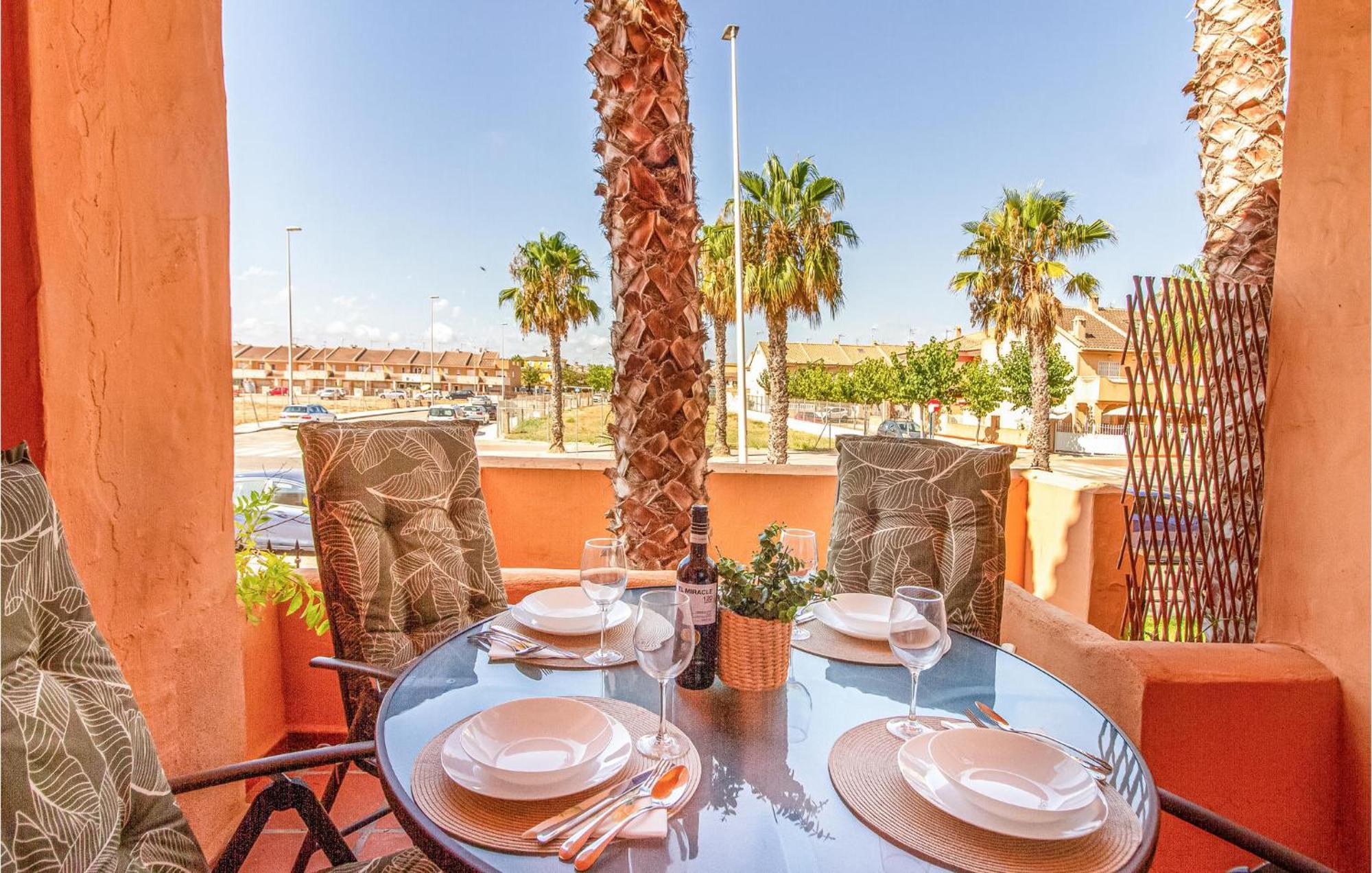 Amazing Apartment In Los Alcazares With Kitchen מראה חיצוני תמונה